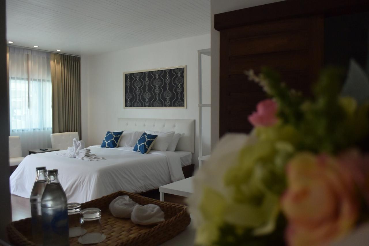 Phetcharat Grand Hotel Maesot Mae Sot Exterior foto